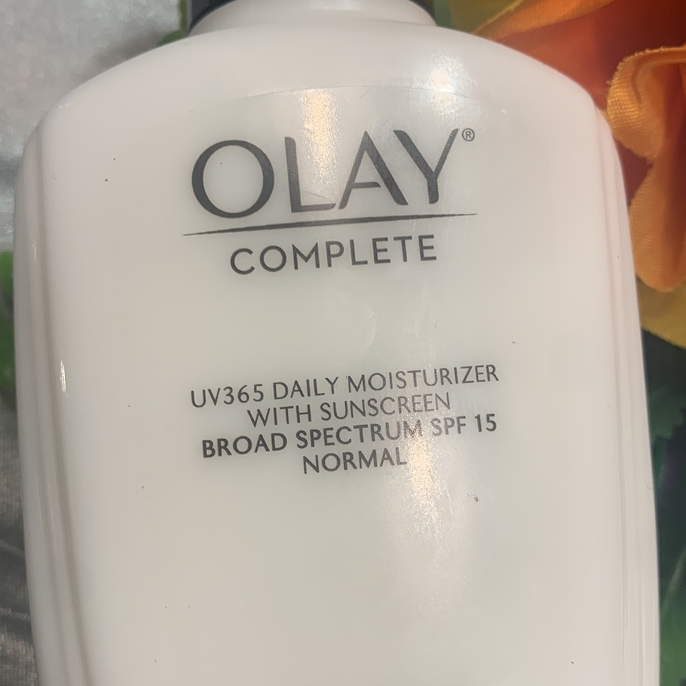 🌹 2 OLAY Complete UV 365 Daily Moisturizer With Sunscreen Normal - Picture 3 of 6